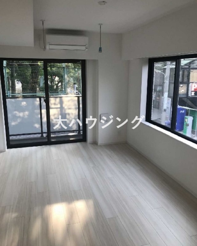 レガリス馬込パークサイドの居間写真