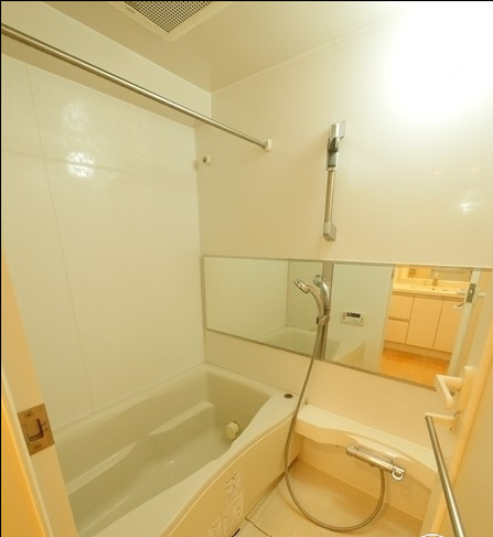 バス・シャワールーム　※別部屋の参考写真です。