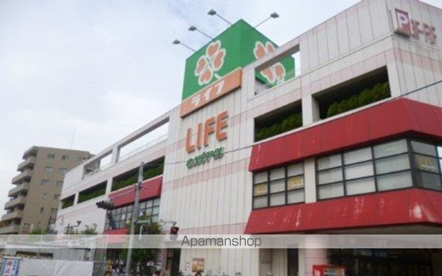スーパー　（株）ライフコーポレーション／千川駅前店（スーパー）まで640m