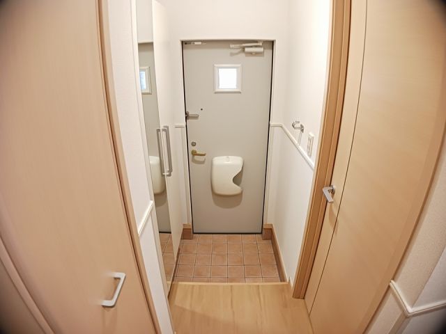 グランツ荒田の玄関写真