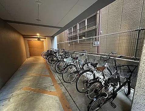 庭　駐輪場