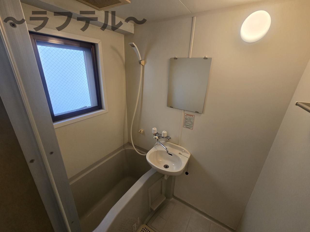 バス・シャワールーム　別部屋イメージ写真