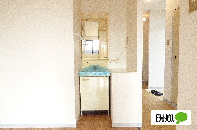 洗面設備　他のお部屋のお写真です