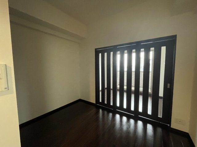 居室・リビング　(参考)同マンション反転他部屋の写真