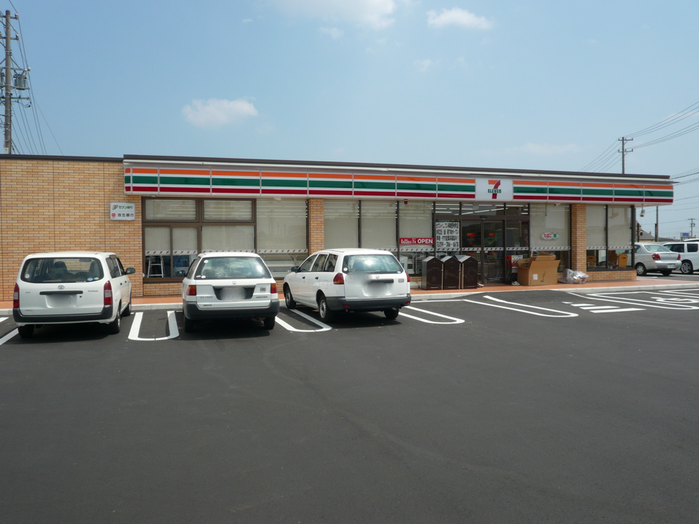 コンビニ　セブンイレブン鈴鹿野村町店（コンビニ）まで230m