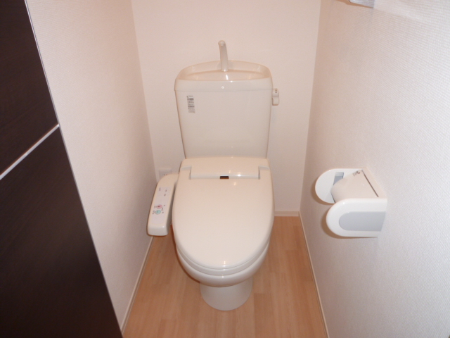 東武東上線 朝霞駅 徒歩6分 2階建 築17年のトイレ写真
