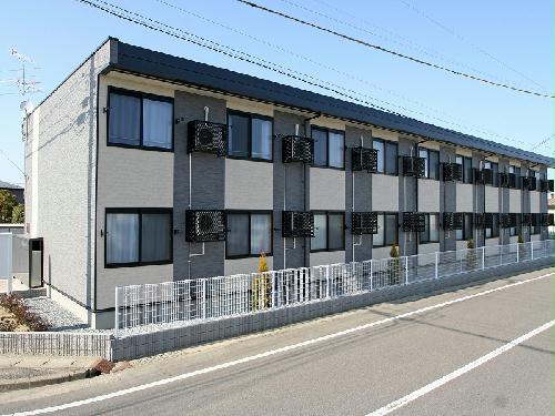 レオパレスＭIIIの建物外観