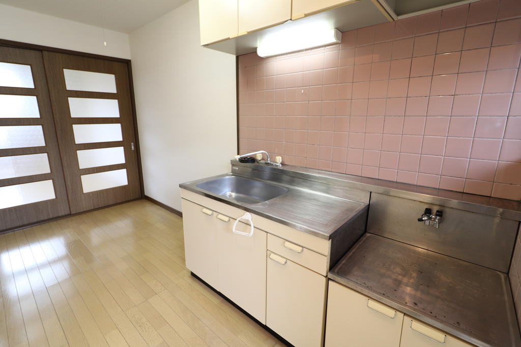 キッチン　キッチンはガスコンロ対応可能です。