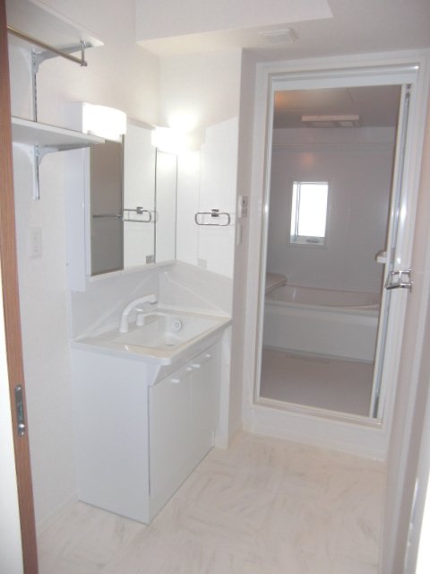 洗面設備　シャワー付洗面台