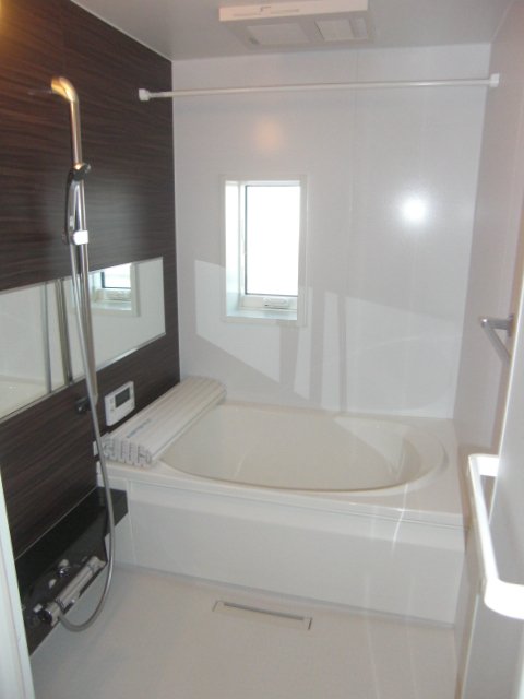 バス・シャワールーム　追焚機能付・浴室乾燥暖房付