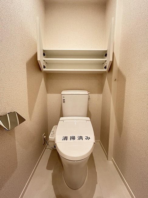 トイレ　※写真は類似間取り別部屋。