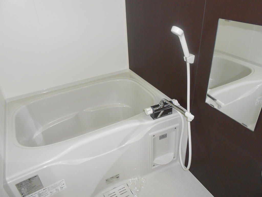 バス・シャワールーム　同タイプ同モデルの写真を使用