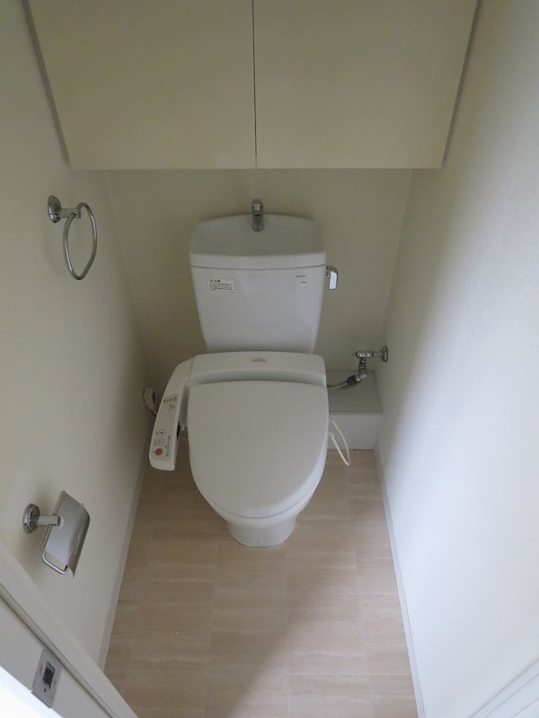 【神戸市兵庫区西橘通のマンションのトイレ】