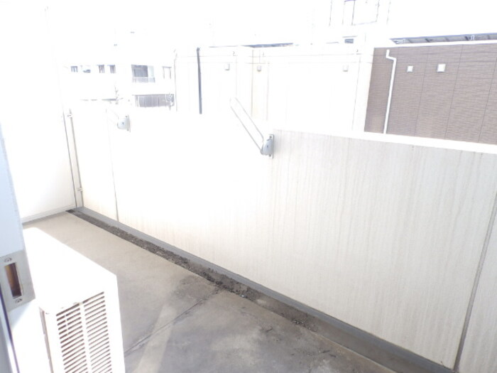 バルコニー　同間取り部屋写真