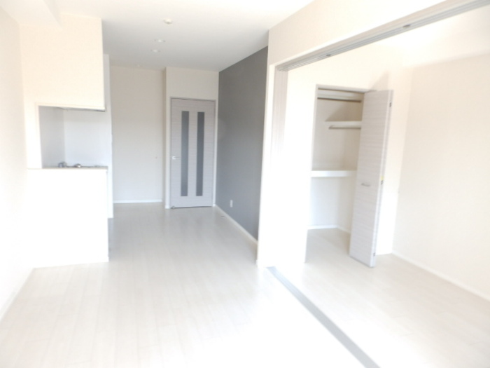 居室・リビング　同間取り部屋写真