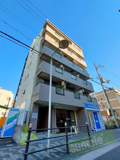 大阪市港区夕凪のマンションの建物外観