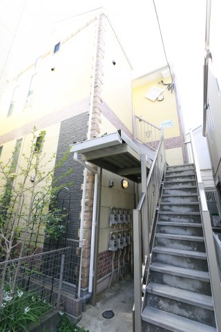 神奈川県川崎市中原区苅宿（アパート）の賃貸物件の外観