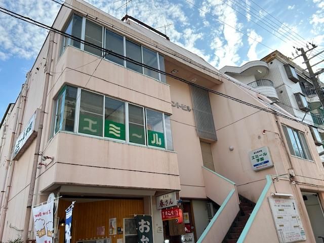 明石市西明石南町のマンションの建物外観