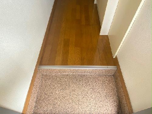 玄関　お部屋によって反転タイプ