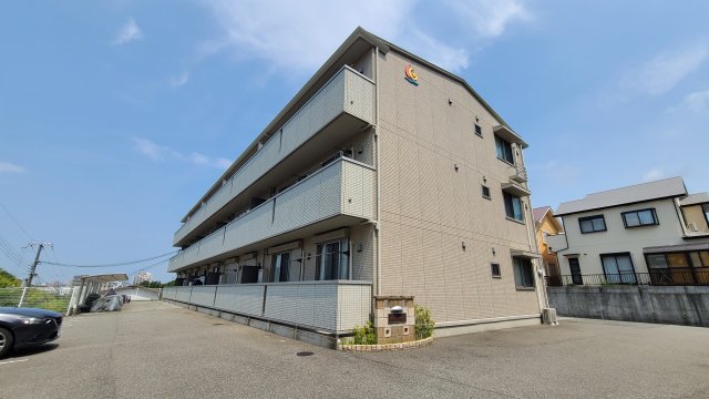 サニープレイス塩屋台の建物外観