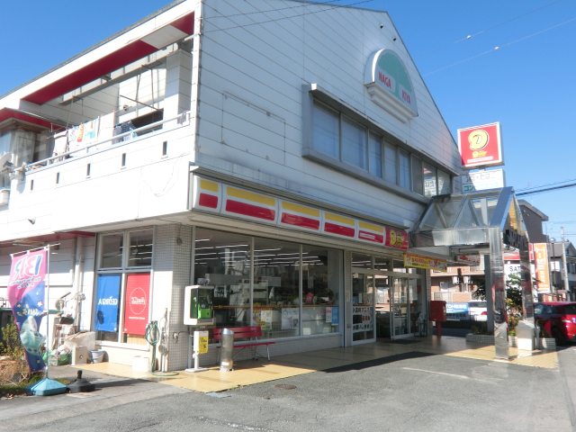 コンビニ　ニューヤマザキデイリーストア高坂長木屋店（コンビニ）まで179m