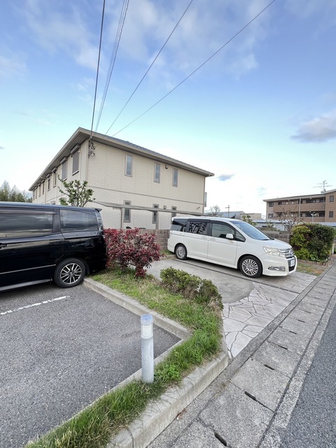 【堺市中区伏尾のアパートの駐車場】