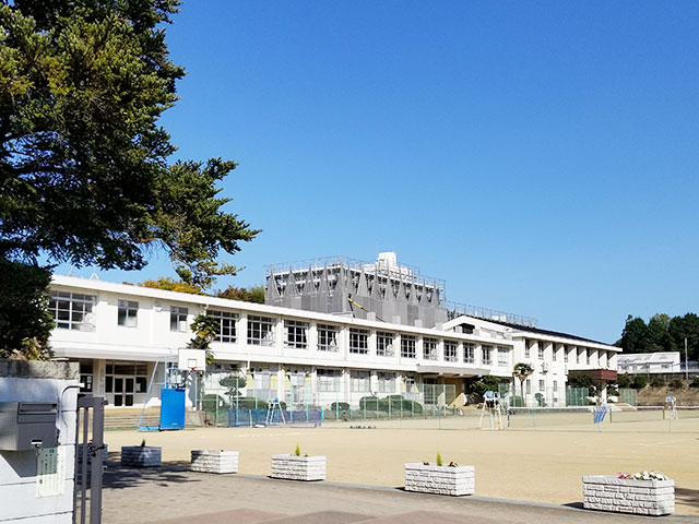 【忍町中村コーポの中学校】