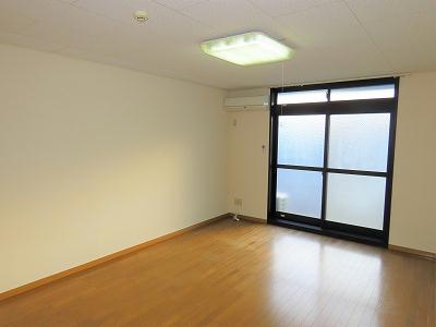 居室・リビング　107号室は家具無のお部屋です