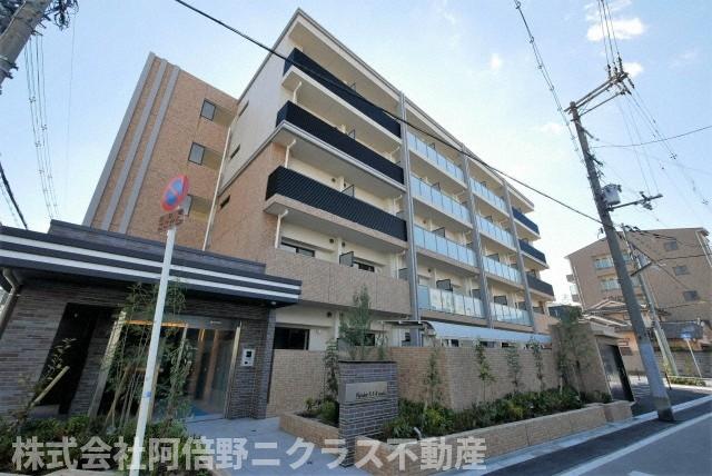 【大阪市西成区玉出西のマンションの建物外観】