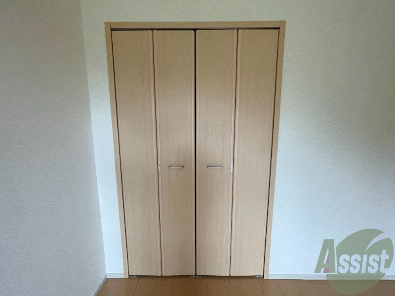 収納　こちらはクローゼットです。奥行きもしっかりあります。