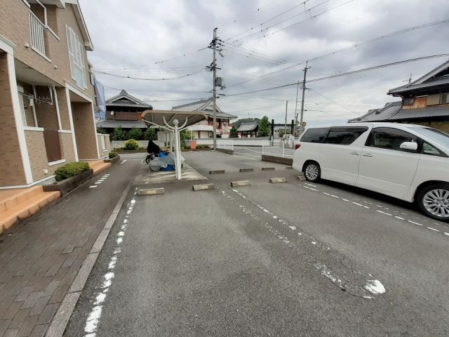 【橋本市高野口町大野のアパートの駐車場】