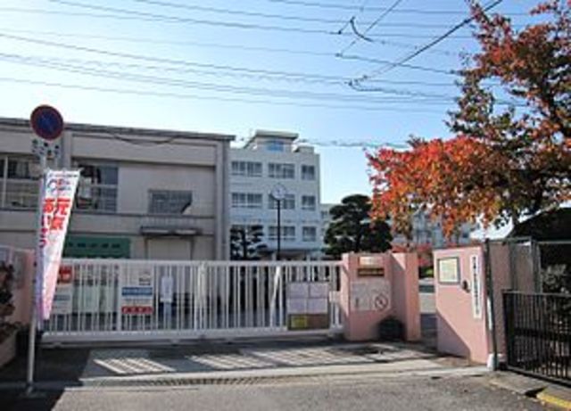 【ジオ高槻大畑町の小学校】