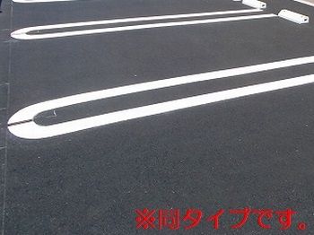 【ビバアヴニールIIの駐車場】