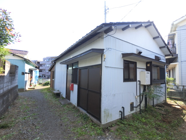 長津田貸家の建物外観