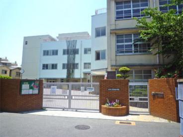 【サンヴァレンティアの小学校】