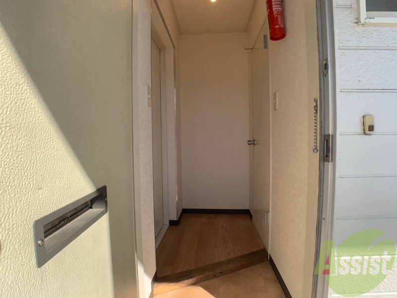 玄関　玄関の様子です。明るい印象ですね。気分もあがりそう。