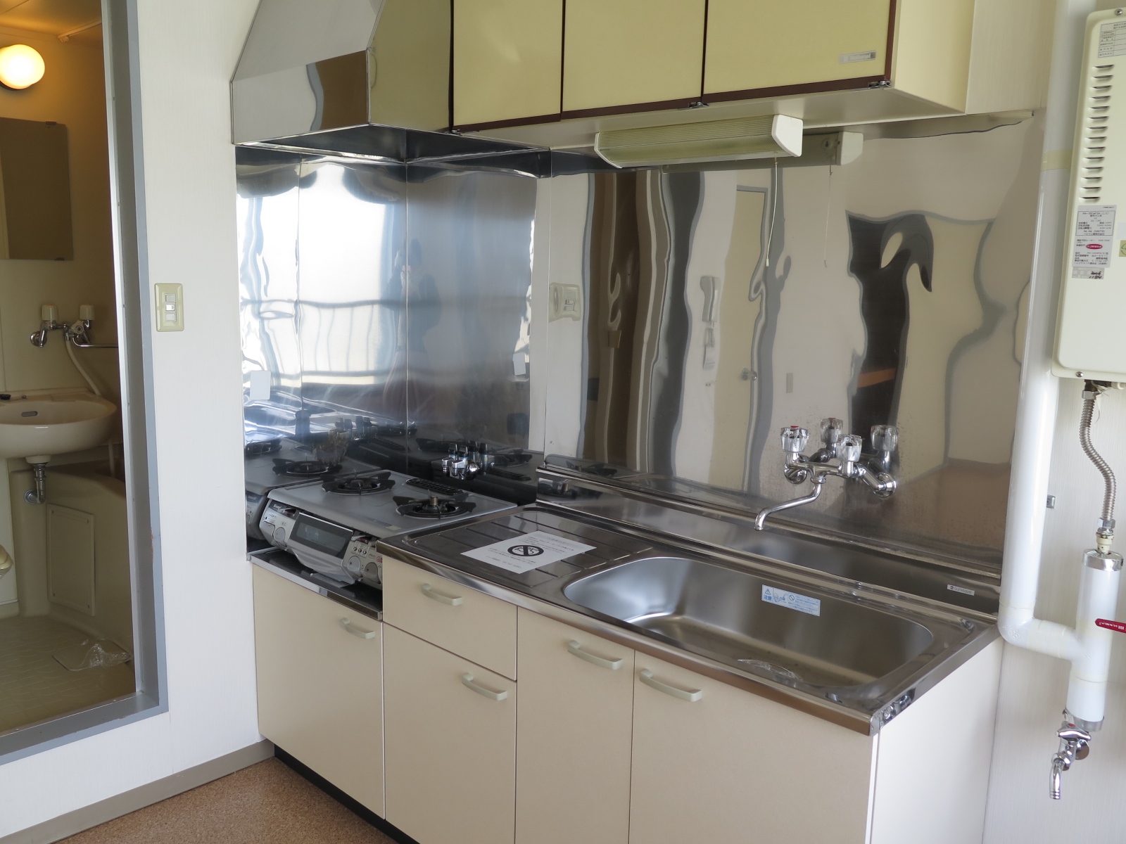 キッチン　吊り戸棚付