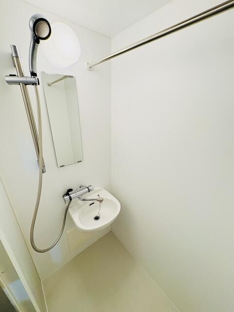 バス・シャワールーム　シャワー派には、使いやすいシャワールーム付です！