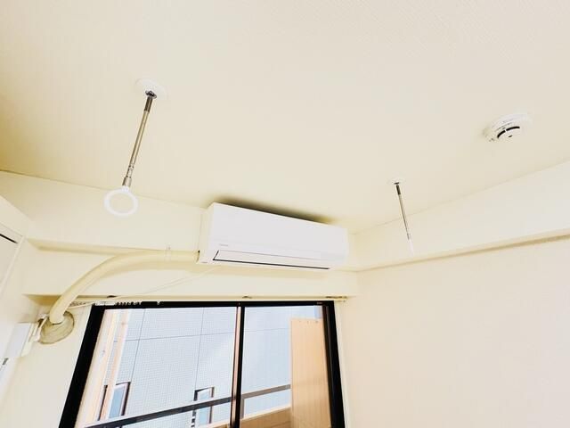 その他設備　室内物干し用金具付！雨の日や梅雨の時期に役立ちます！