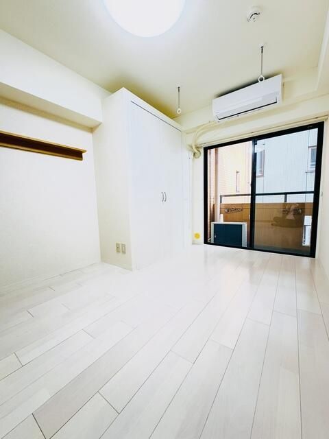 居室・リビング　明るい雰囲気で暮らしやすい！優しい質感の室内がオススメ☆