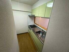 【川崎市宮前区鷺沼のマンションのキッチン】