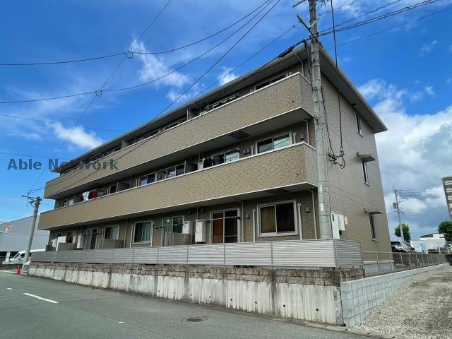 【菊池郡菊陽町大字津久礼のアパートの建物外観】