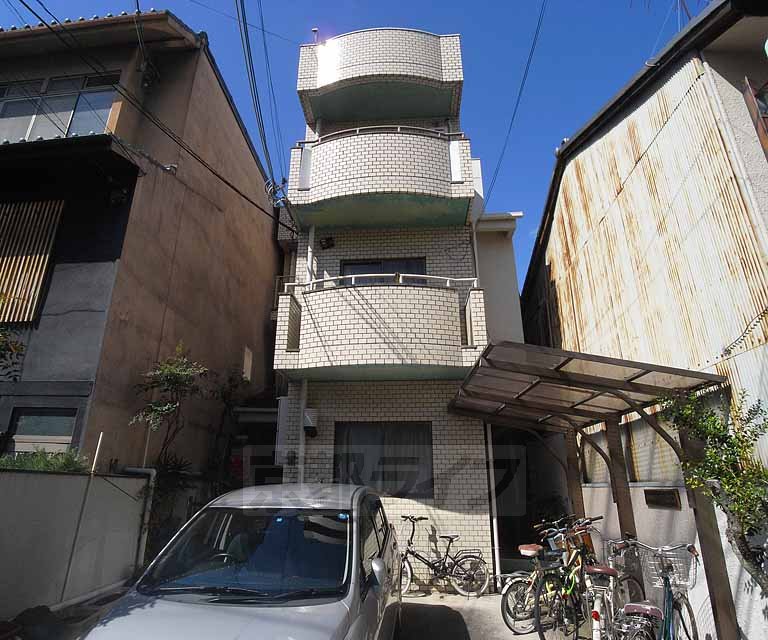 【京都市東山区塗師屋町のマンションの建物外観】