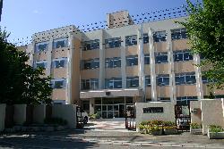 【姫路市御立北のマンションの小学校】