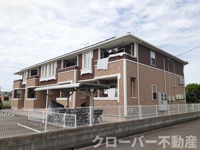 丸亀市飯山町下法軍寺のアパートの建物外観