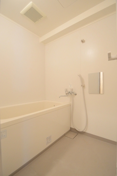 バス・シャワールーム　浴室も広々＼（＾ｏ＾）／