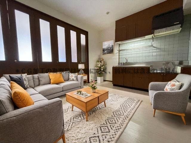 居室・リビング　明るいリビングスペース