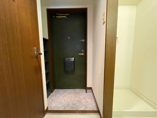 玄関　シューズボックス付きの玄関です。