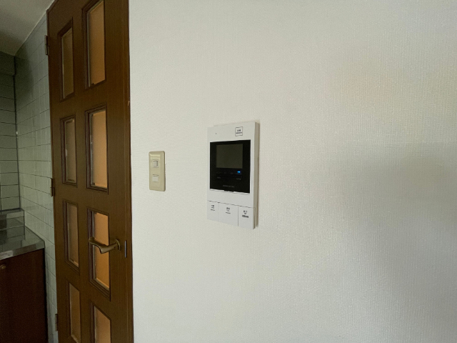 セキュリティ　モニター付きインターホンです。
