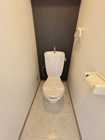 トイレ　同物件別号室